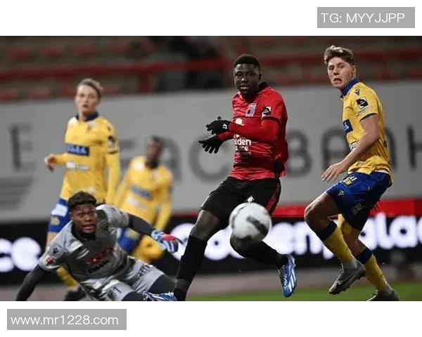 法乙特鲁瓦主场迎战卡昂争夺关键三分的精彩对决分析